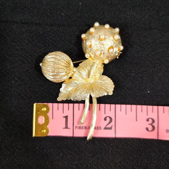 Vintage Leaf Flower Faux Pearl stripe floral Brooch Gold Tone Preppy Elegant - Picture 7 of 7